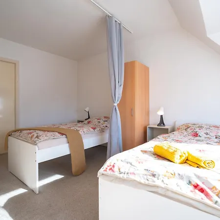 Schöne Und Geräumige Monteurwohnung *